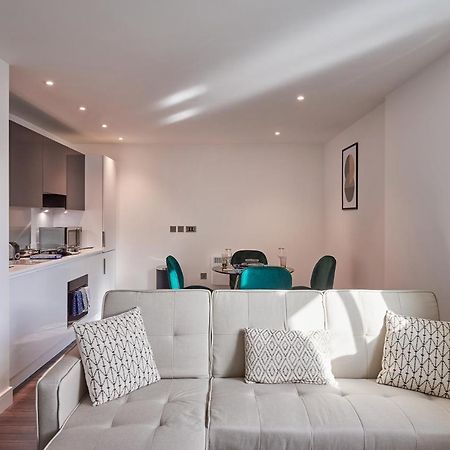 Seven Living Slough - Free Parking & Fast Wi-Fi Διαμέρισμα Εξωτερικό φωτογραφία