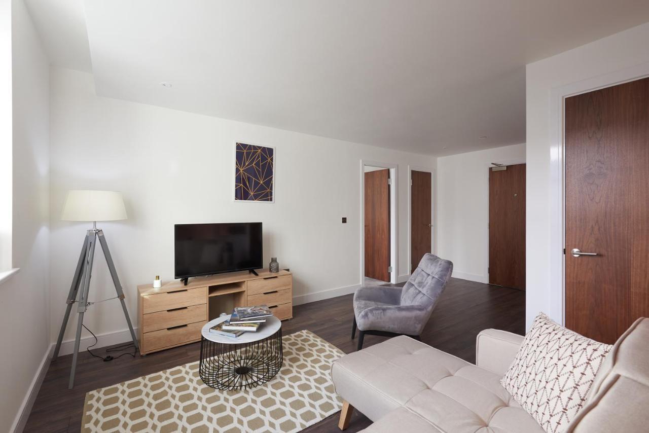 Seven Living Slough - Free Parking & Fast Wi-Fi Διαμέρισμα Εξωτερικό φωτογραφία