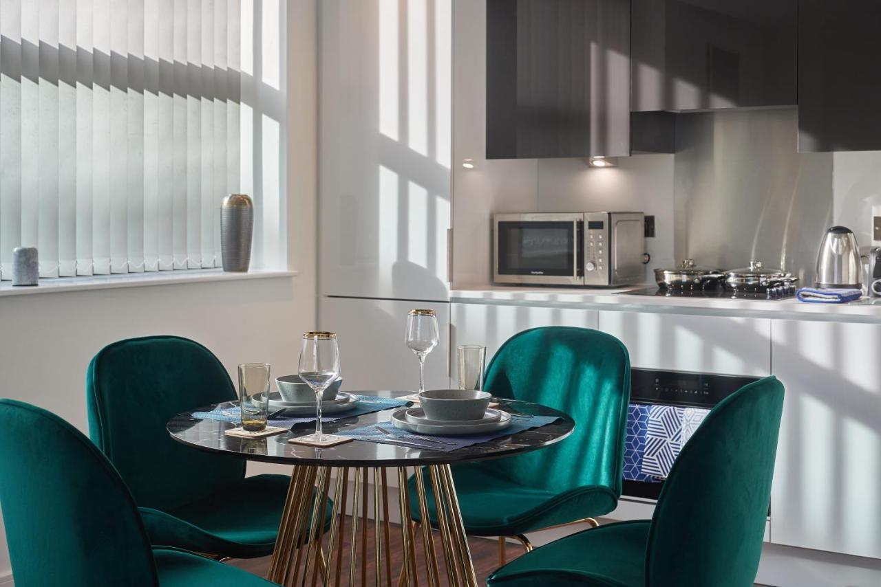 Seven Living Slough - Free Parking & Fast Wi-Fi Διαμέρισμα Εξωτερικό φωτογραφία